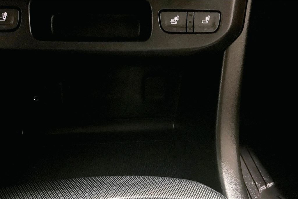 Used 2019 Chevrolet Colorado Z71 w/ Z71 Midnight Edition image 17