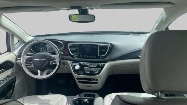 Used 2020 Chrysler Pacifica Limited FWD image 11