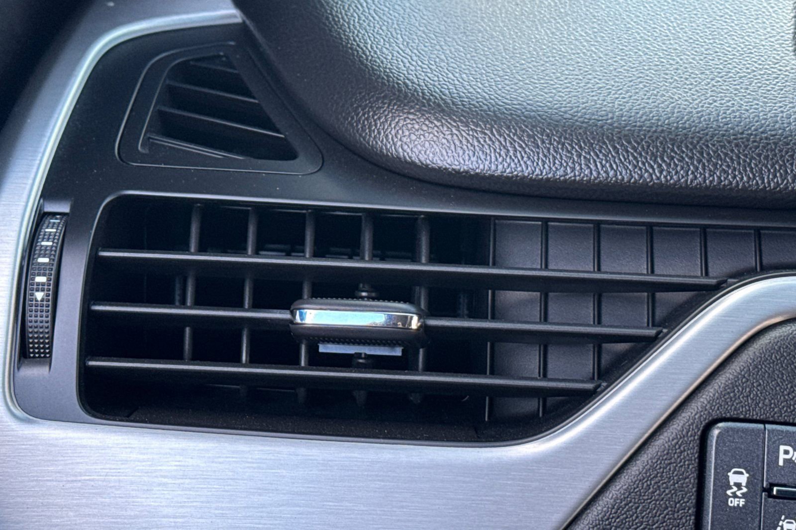 Used 2019 GMC Yukon SLT image 28