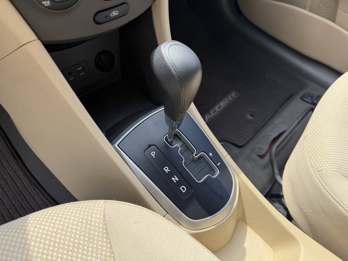 Used 2014 Hyundai Accent GLS FWD image 12