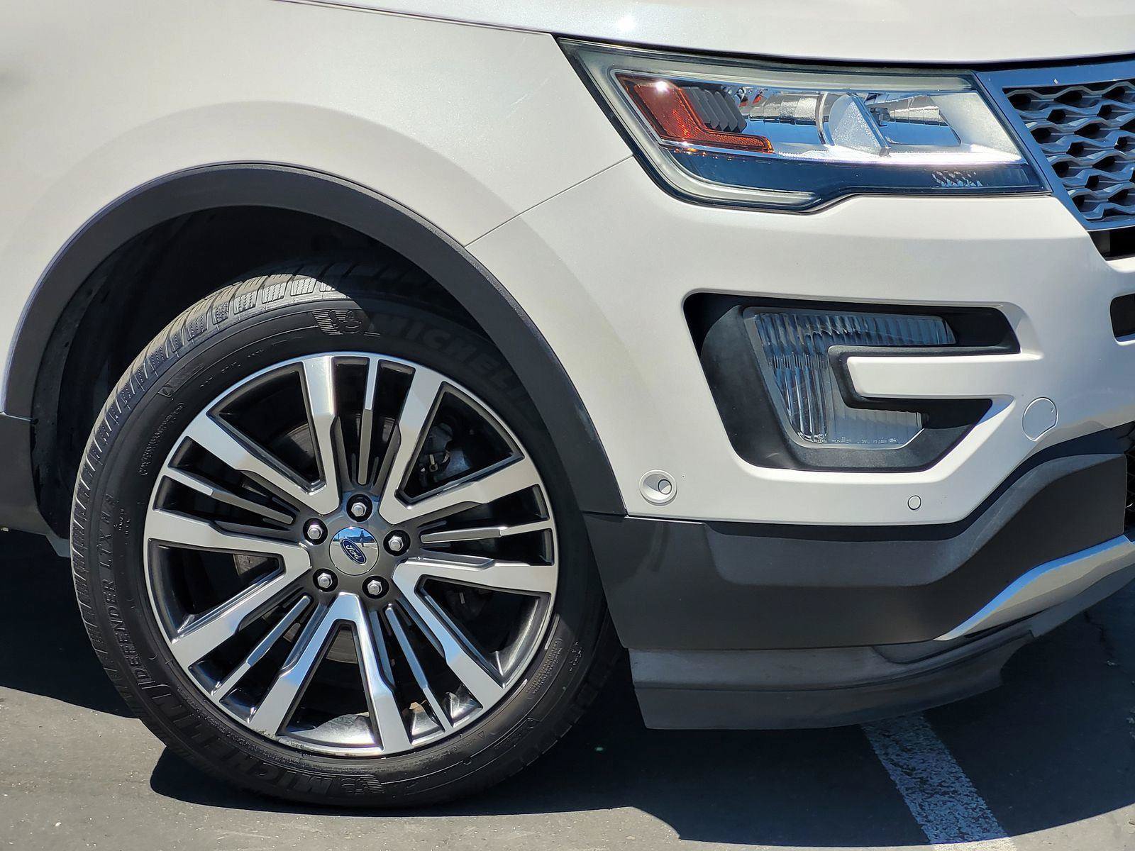 Used 2016 Ford Explorer Platinum AWD/4WD image 5