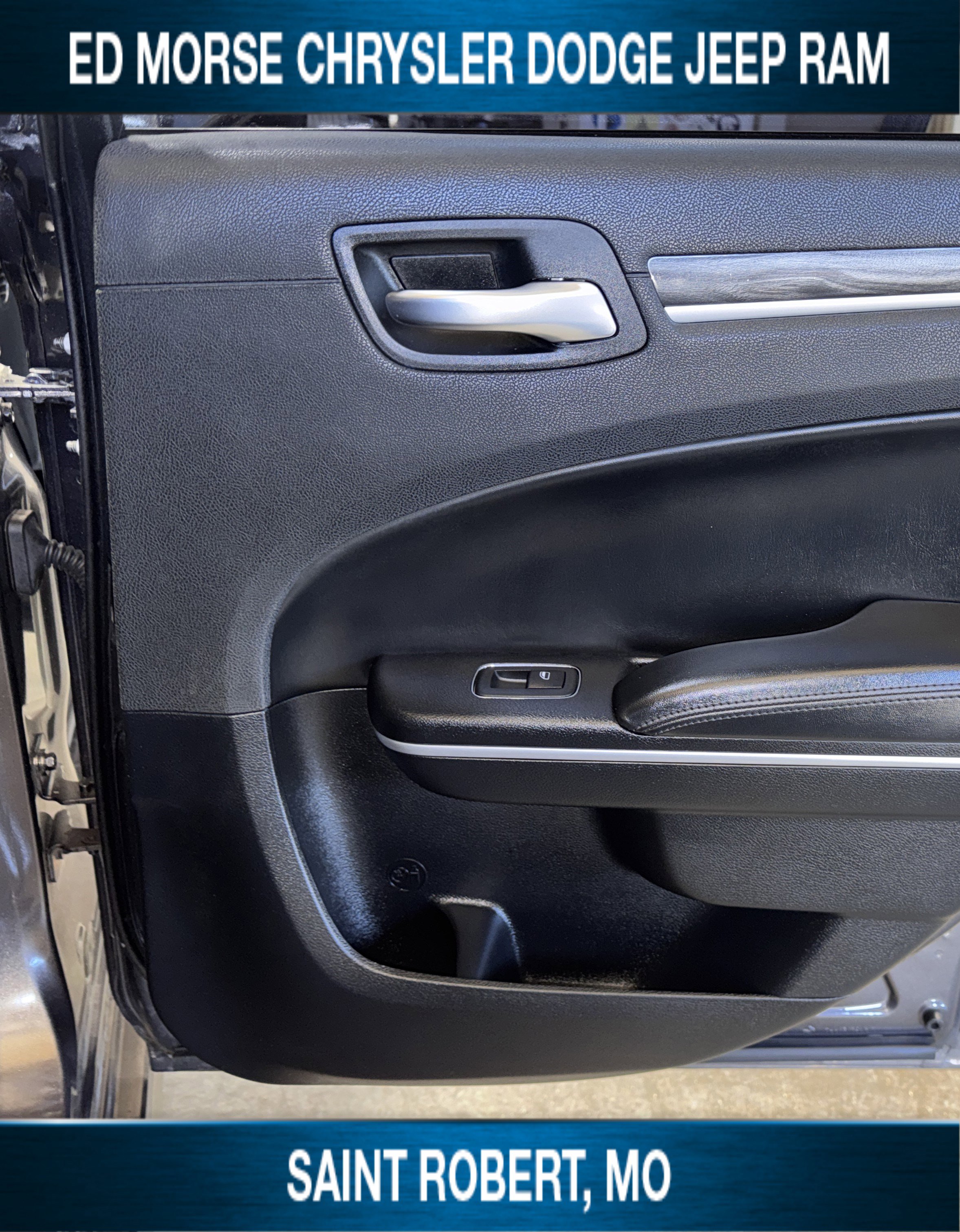 Used 2020 Chrysler 300 Touring L w/ Quick Order Package 2EF image 31