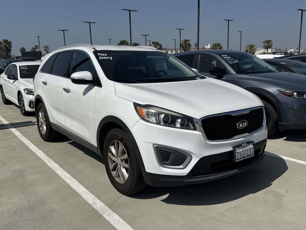 Used 2017 Kia Sorento LX image 11