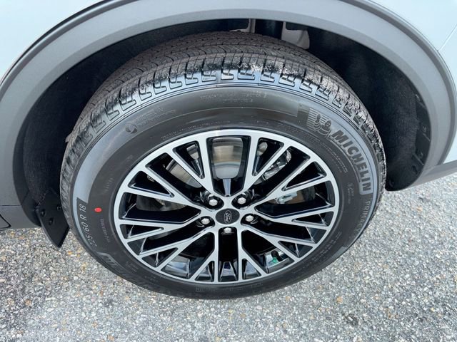 New 2026 Ford Escape SE w/ PHEV Premium Package FWD image 15