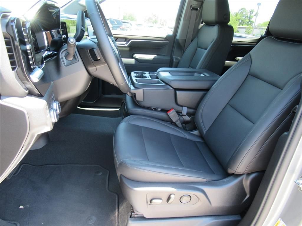 Used 2026 GMC Sierra 1500 SLT image 17