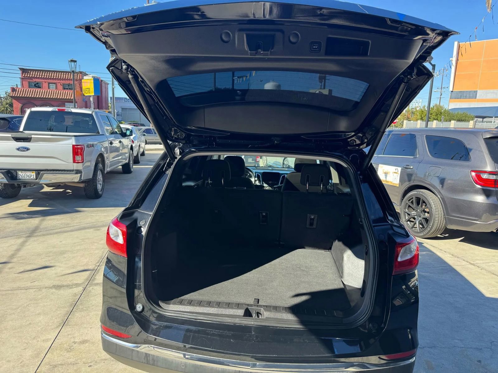 Used 2018 Chevrolet Equinox LT w/ Sun & Infotainment Package image 6