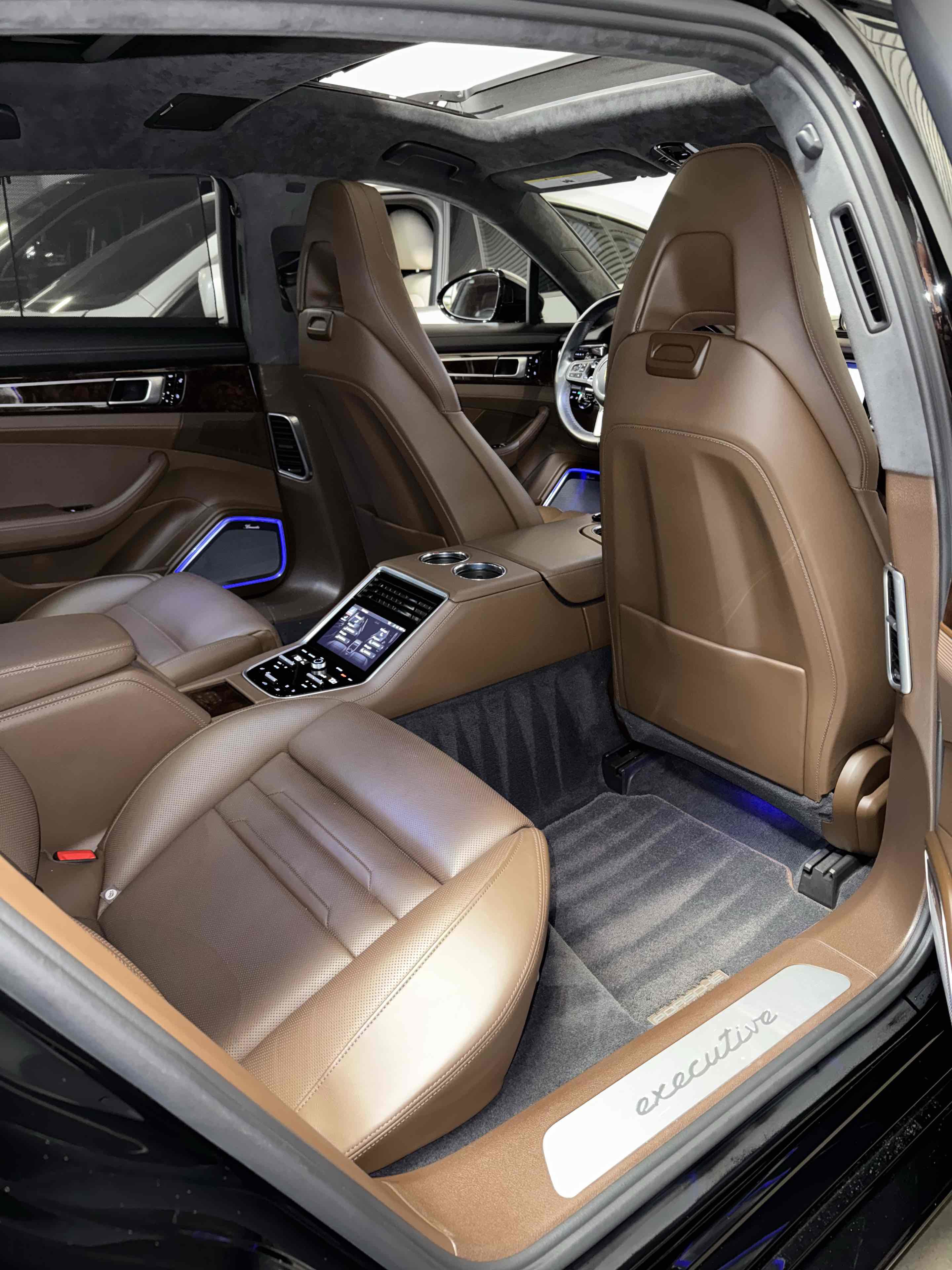 Used 2019 Porsche Panamera Turbo S Executive image 50