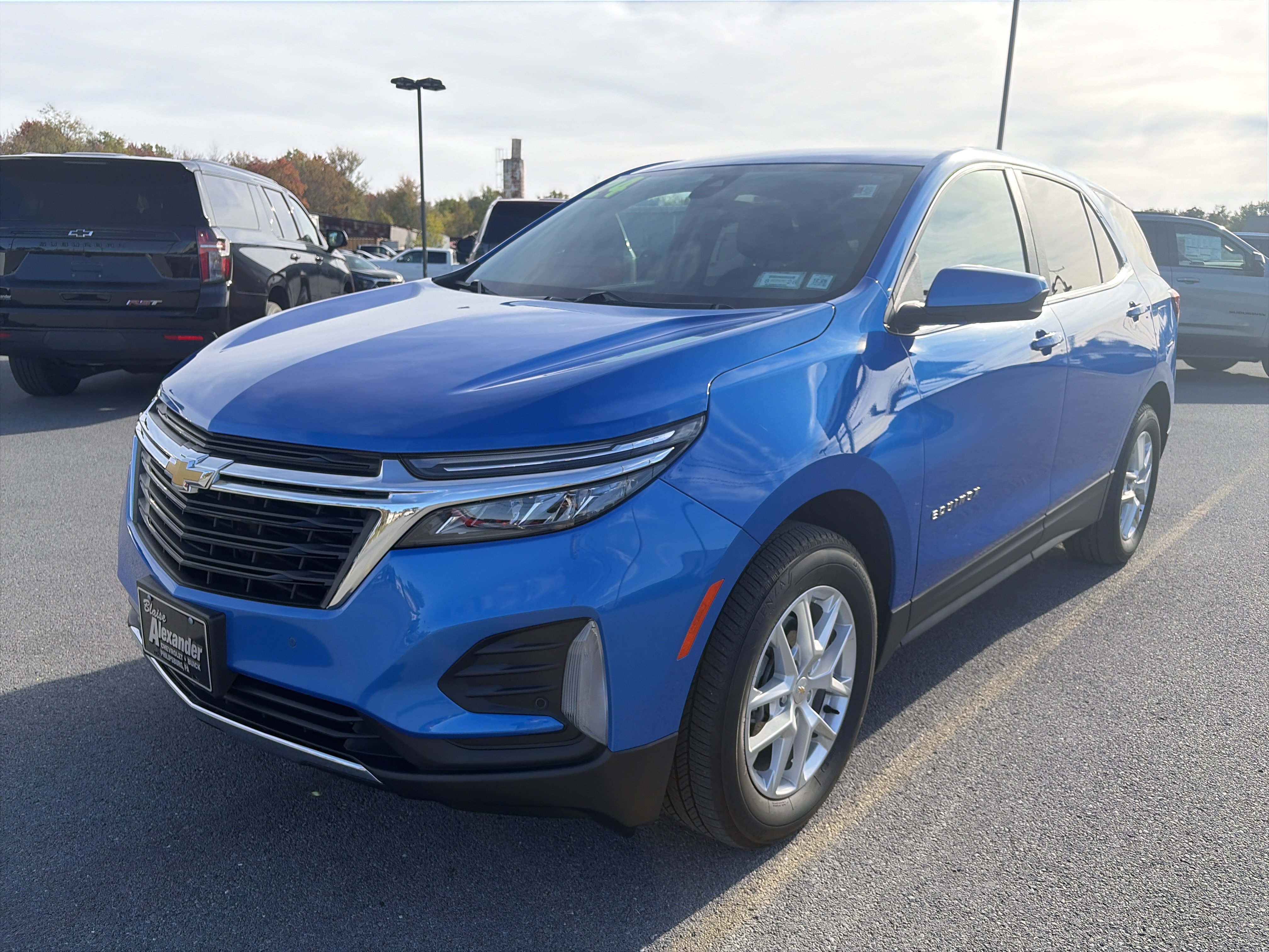 Used 2024 Chevrolet Equinox LT w/ LPO, Floor Liner Package AWD/4WD image 2