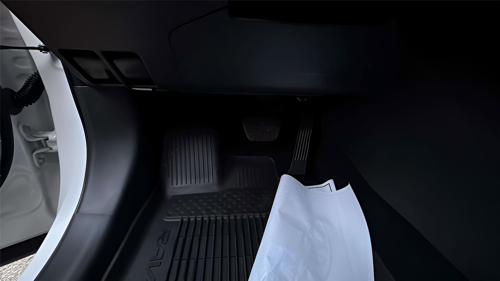 New 2025 Toyota RAV4 LE image 9