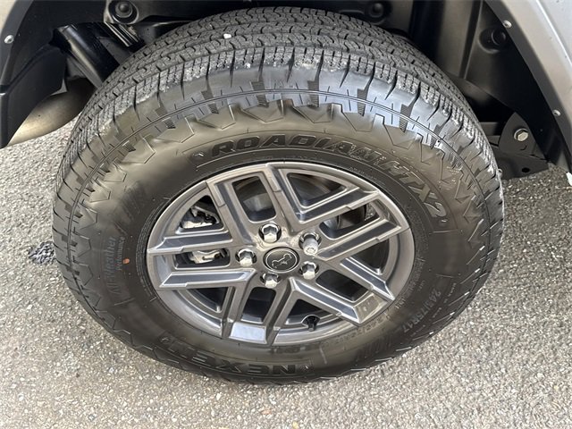 Used 2024 Jeep Wrangler Sport image 17
