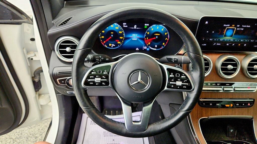 Used 2020 Mercedes-Benz GLC 300 4MATIC image 13