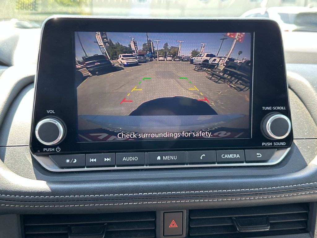 Used 2024 Nissan Rogue S FWD image 30