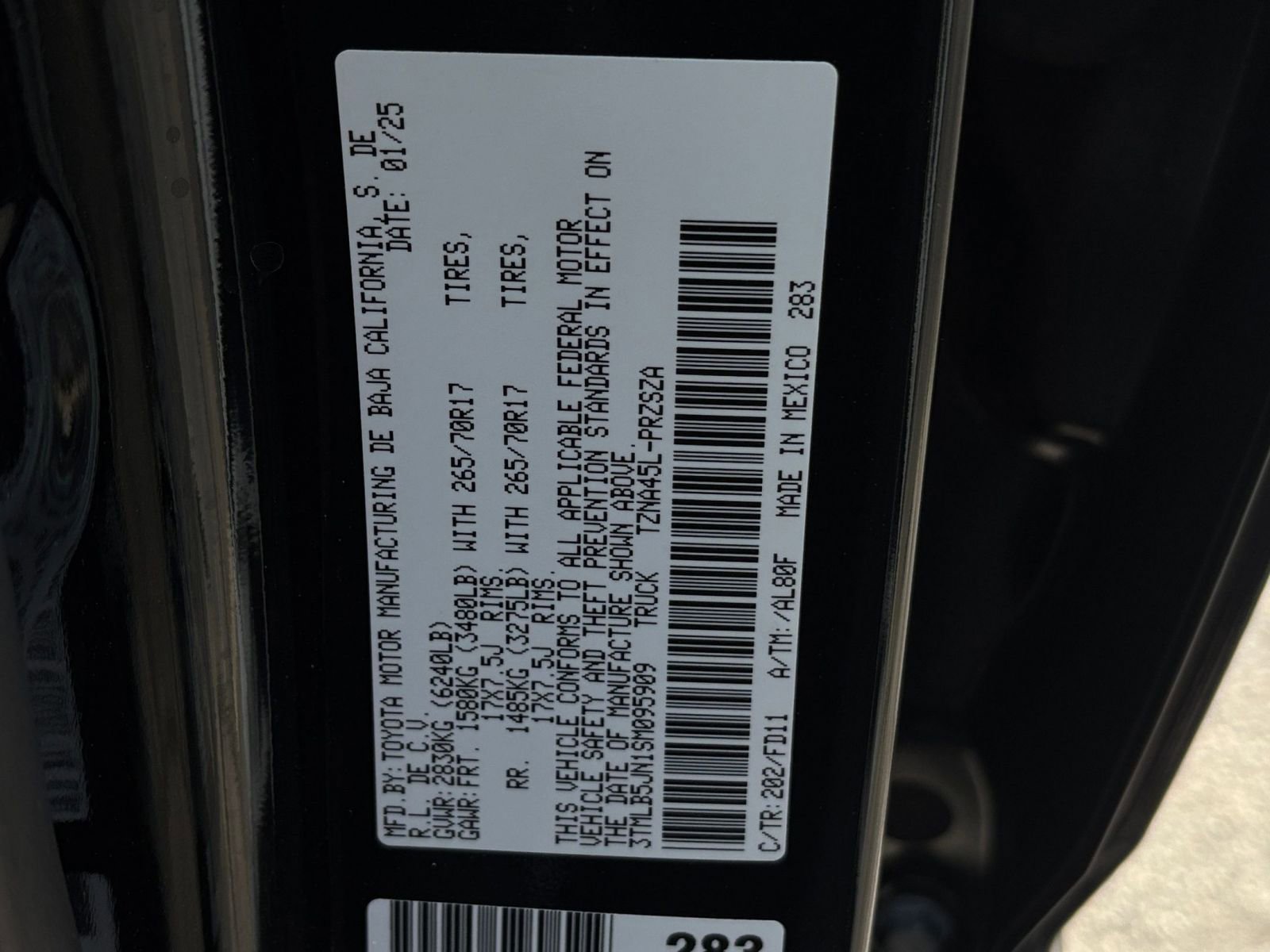 Used 2025 Toyota Tacoma TRD Off-Road image 32