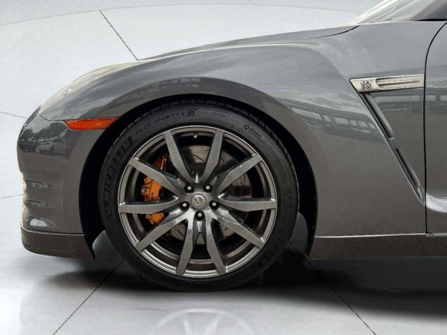 Used 2013 Nissan GT-R Premium image 49