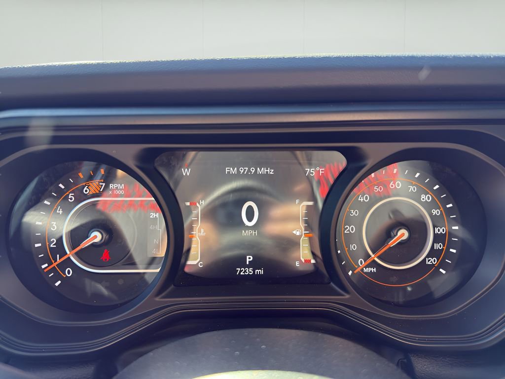 Used 2024 Jeep Wrangler Unlimited Rubicon w/ Convenience Group image 11