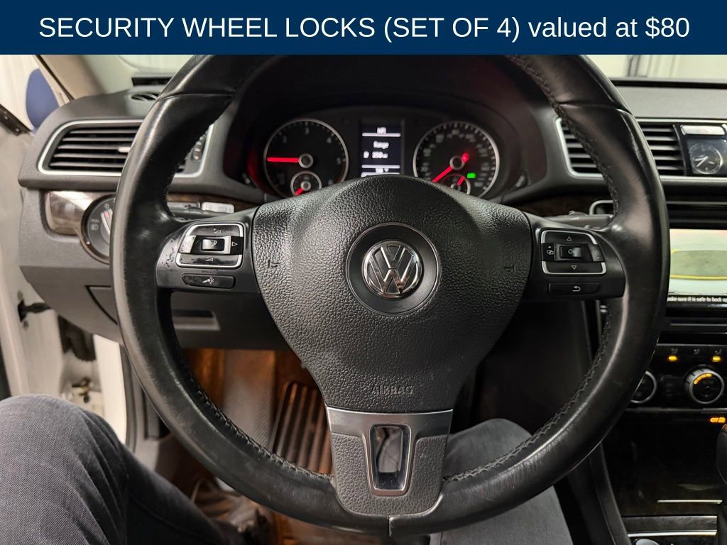 Used 2015 Volkswagen Passat TDI SEL Premium image 8