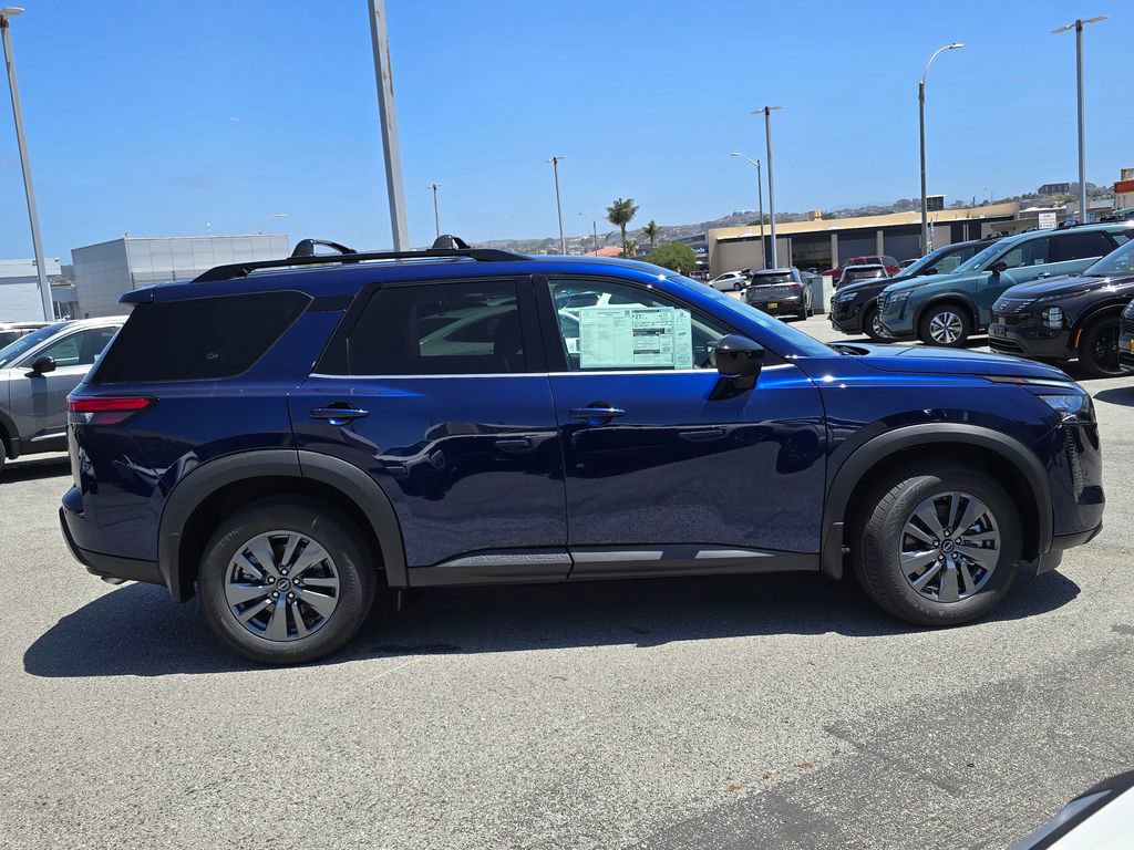 New 2026 Nissan Pathfinder SV w/ Cargo Package AWD/4WD image 31