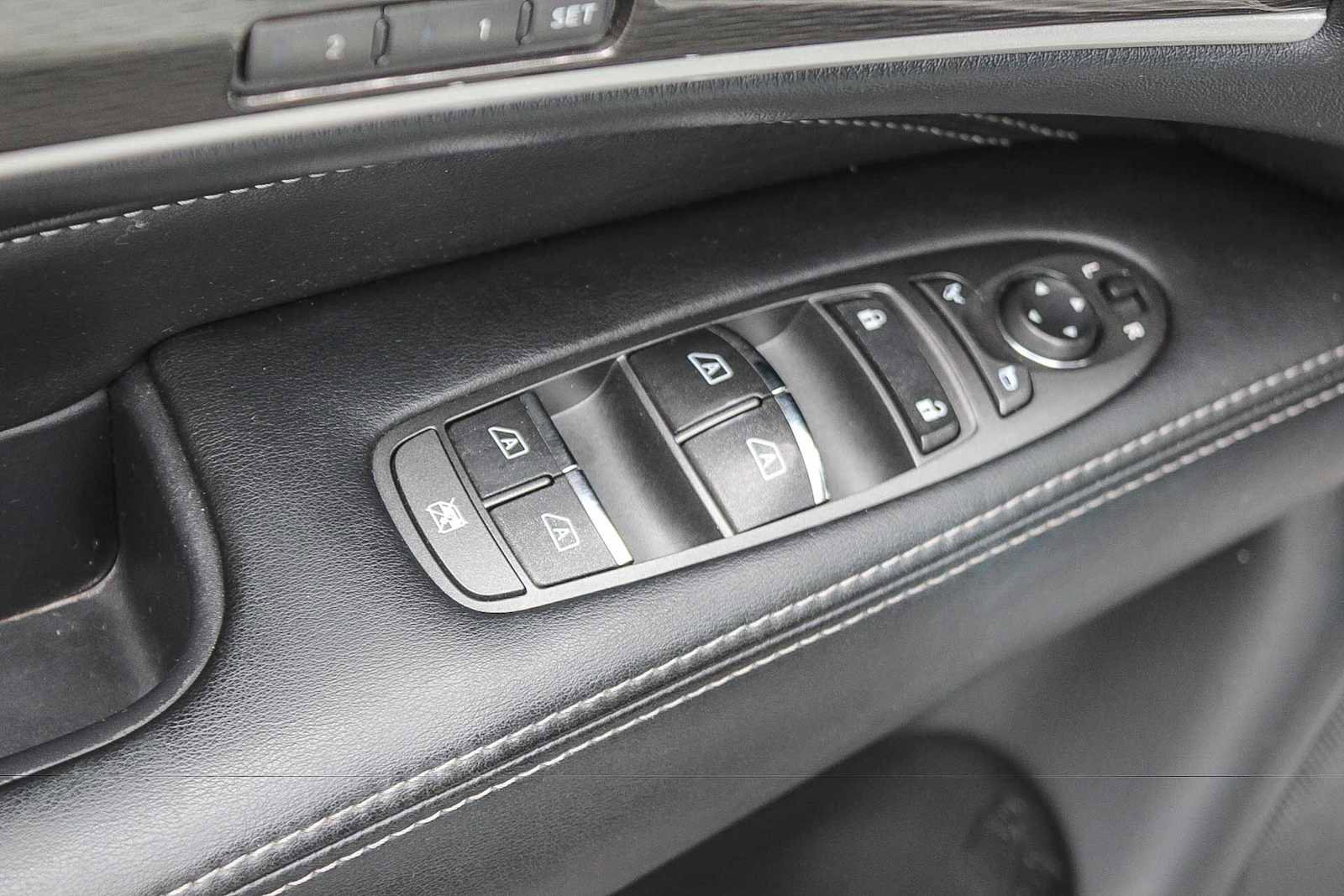 Used 2020 INFINITI QX60 Luxe w/ Essential Package FWD image 30