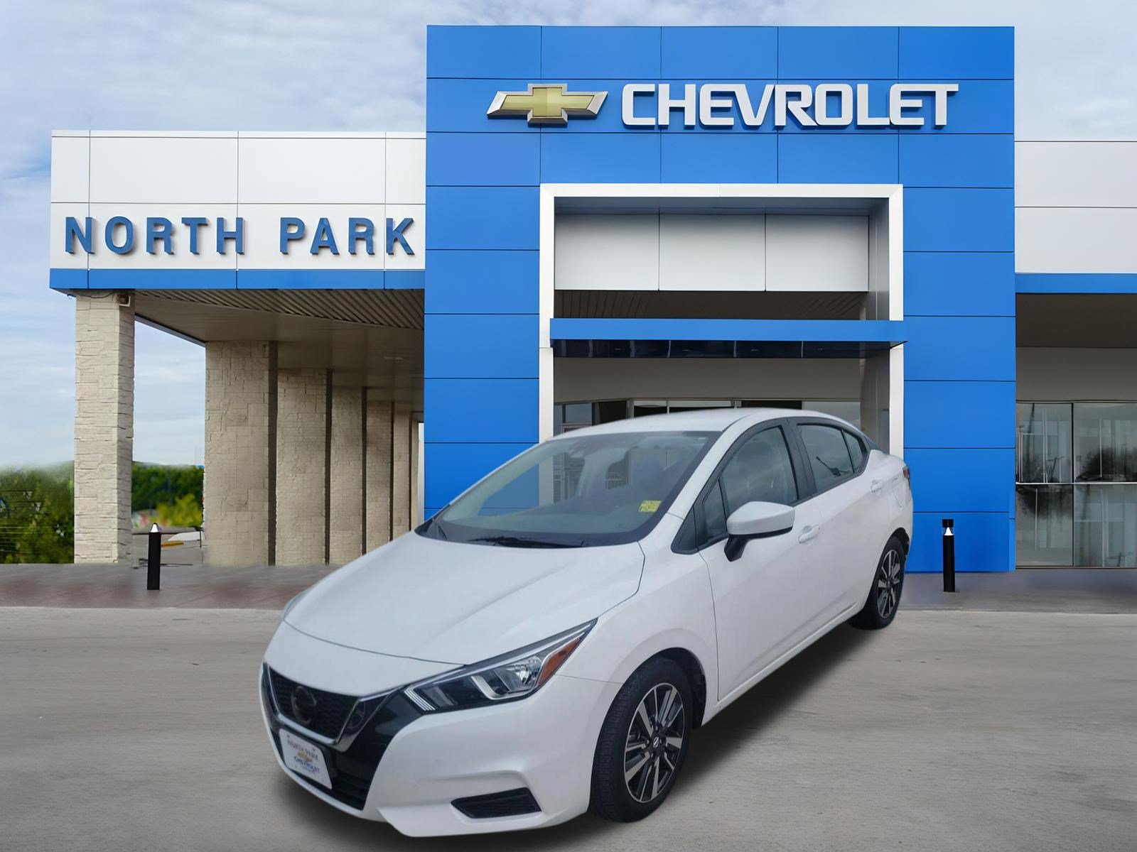 Used 2022 Nissan Versa SV FWD image 1