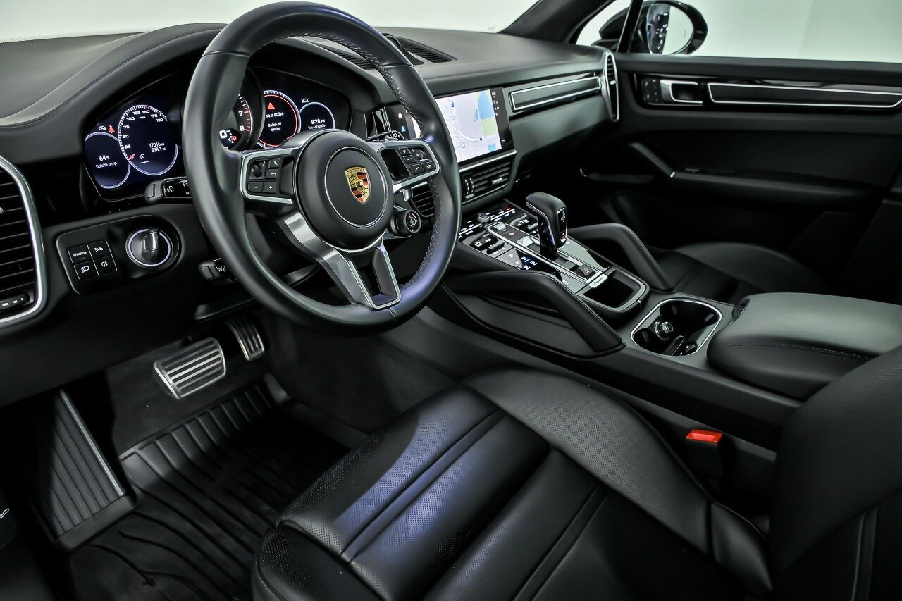 Used 2023 Porsche Cayenne GTS AWD/4WD image 21