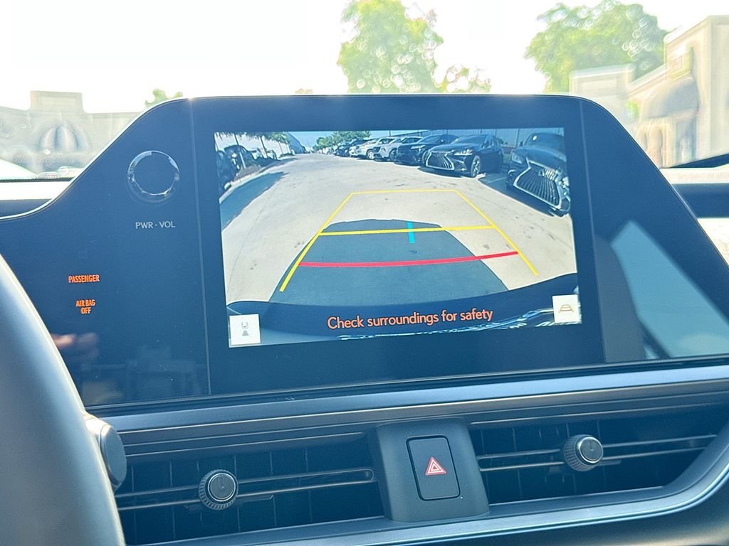 New 2026 Lexus UX 300h FWD image 27