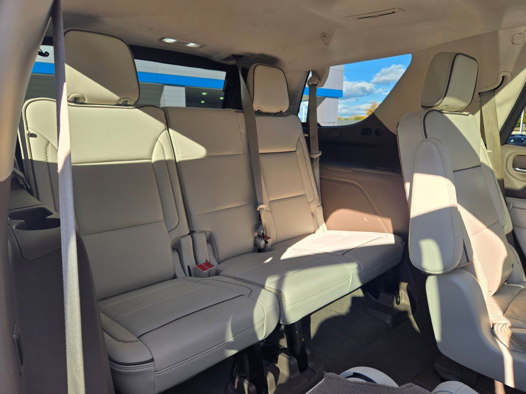 Used 2021 GMC Yukon Denali w/ Denali Premium Package image 11