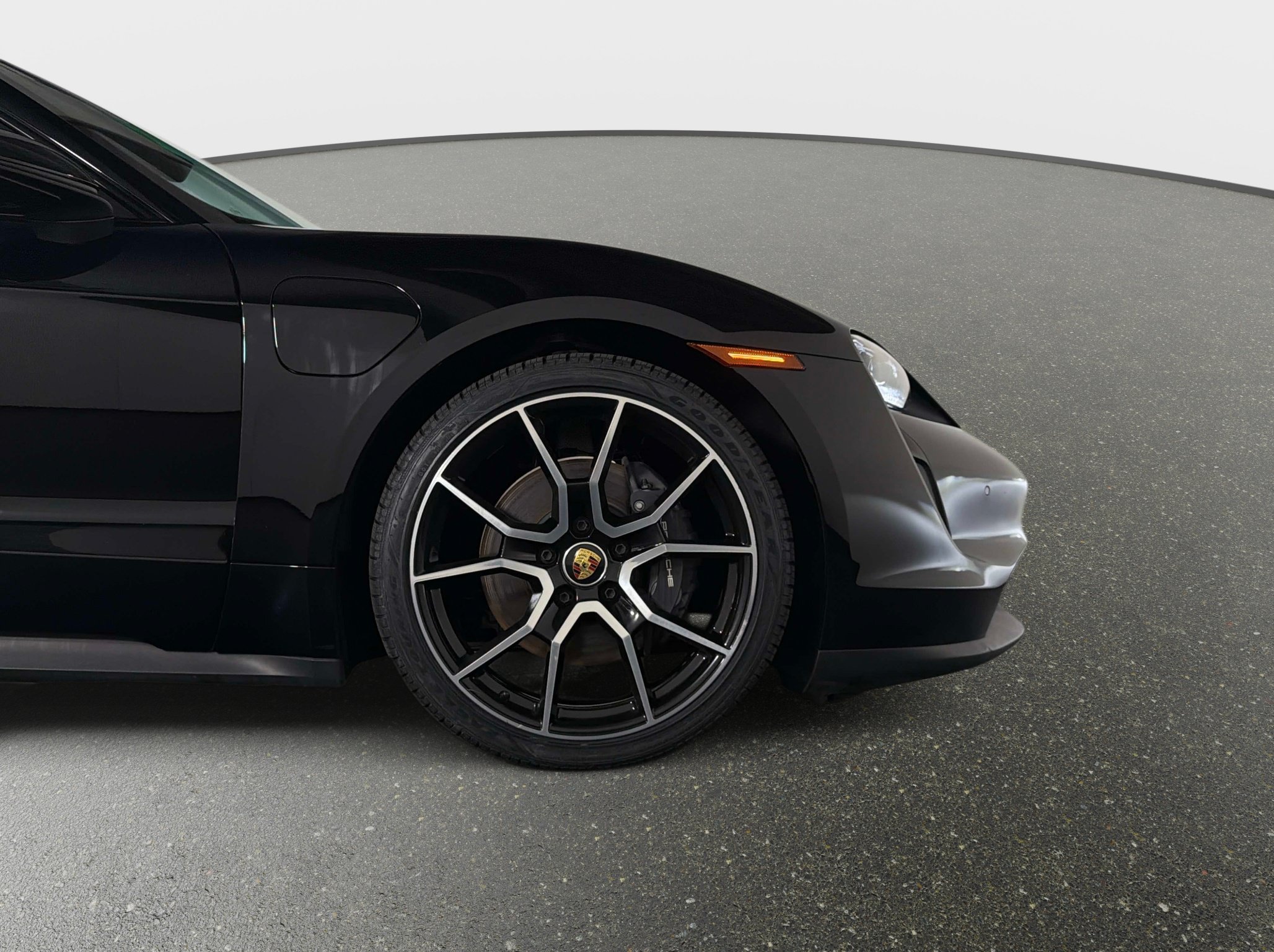 Used 2024 Porsche Taycan w/ Premium Package RWD image 4