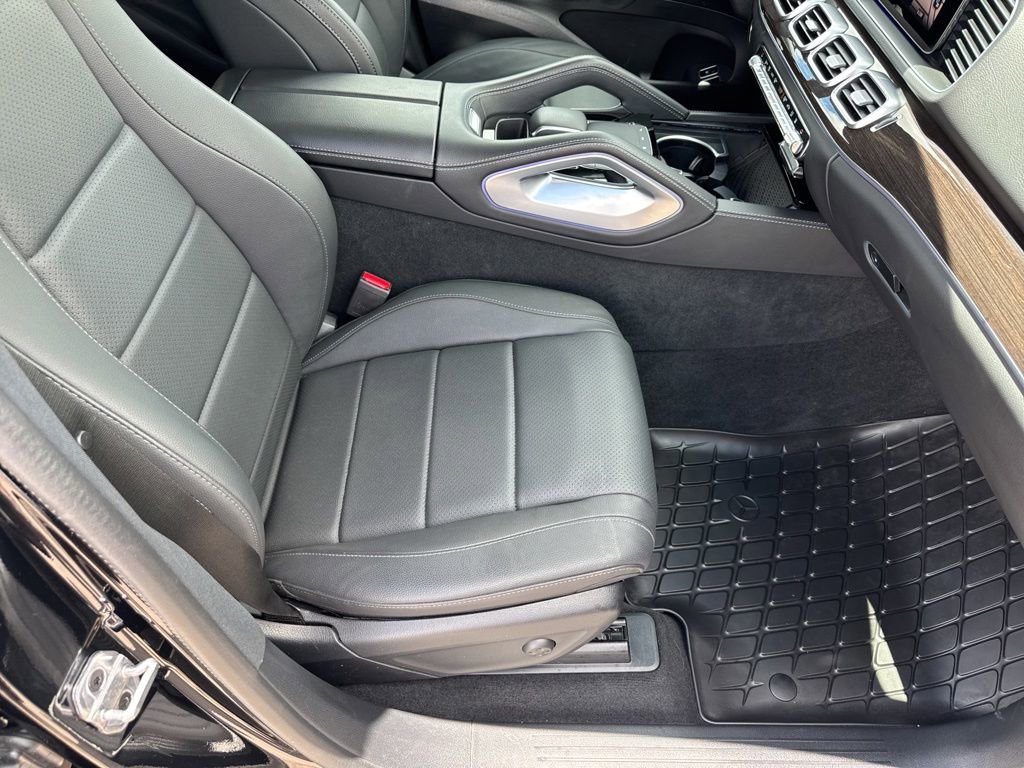 Used 2025 Mercedes-Benz GLE 450e 4MATIC w/ Driver Assistance Package image 27