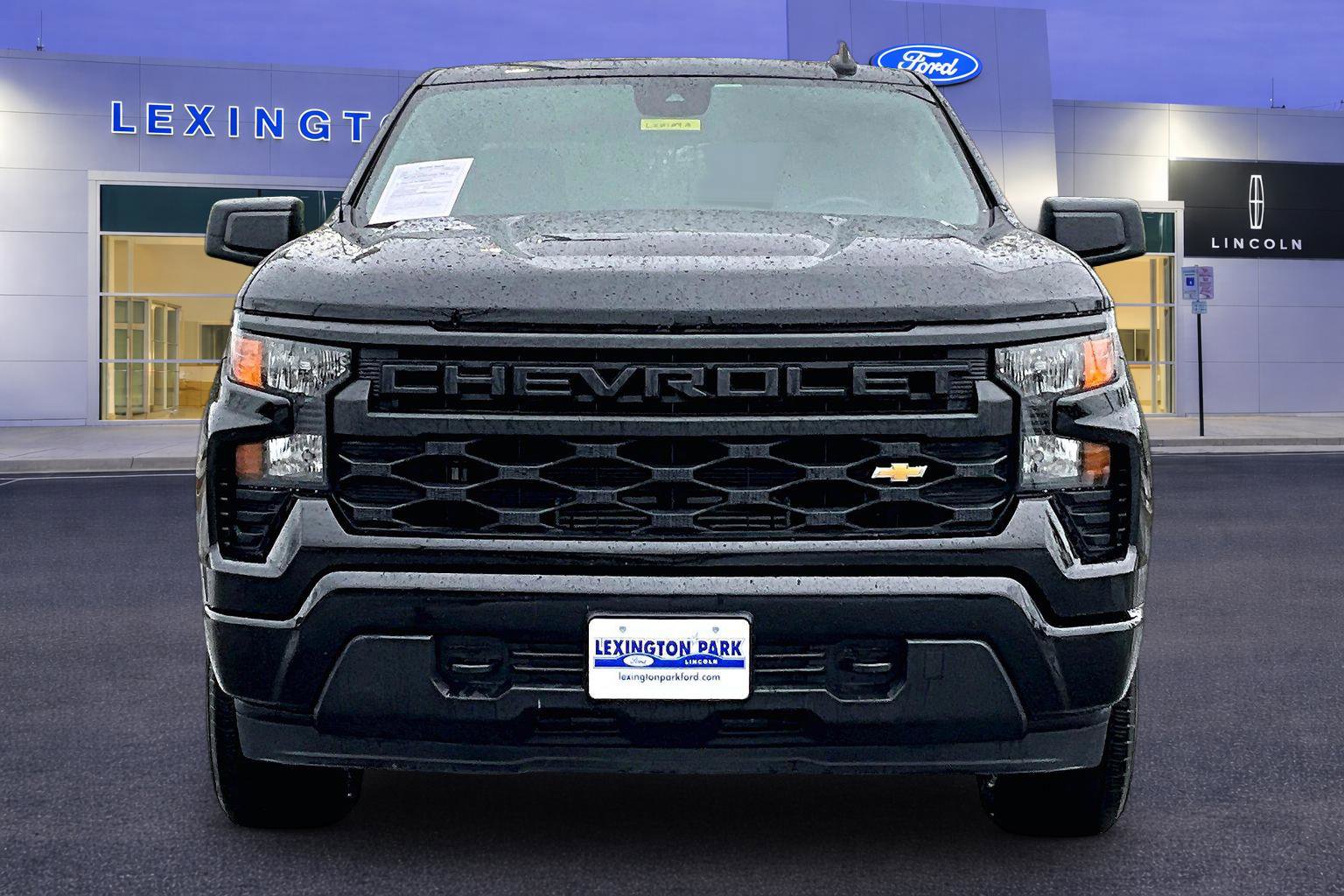 Used 2025 Chevrolet Silverado 1500 Custom AWD/4WD image 2