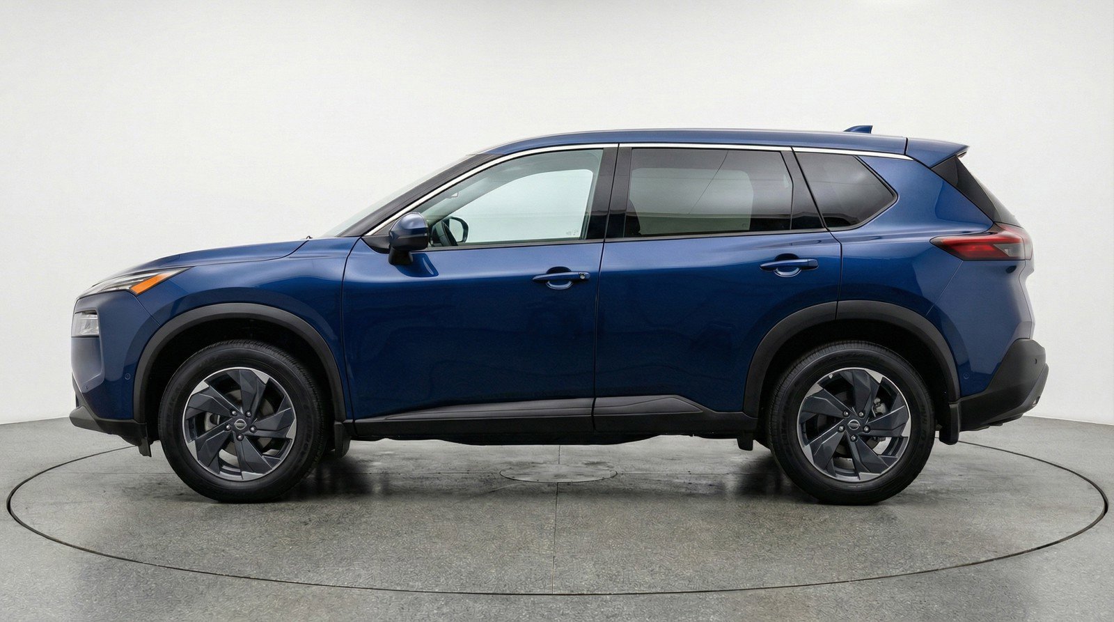 Used 2025 Nissan Rogue SV image 5