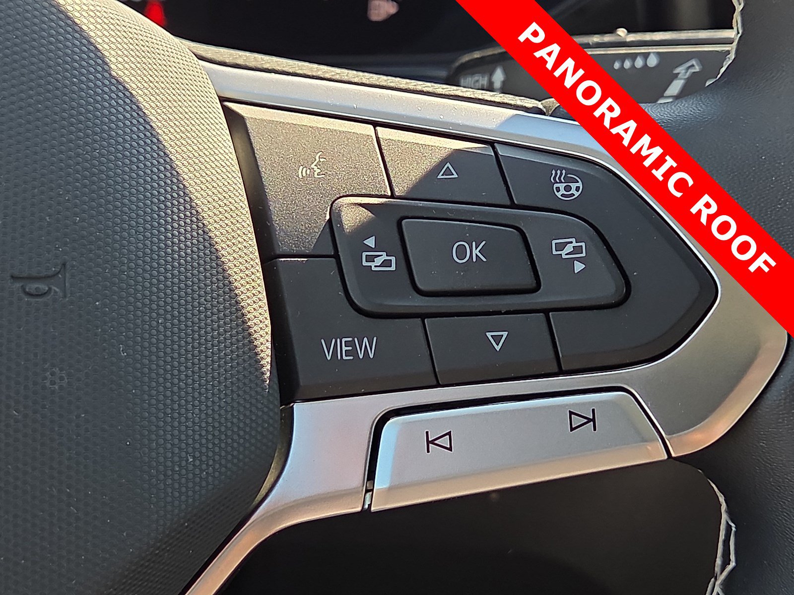 Used 2023 Volkswagen Taos SE w/ Panoramic Sunroof Package FWD image 22