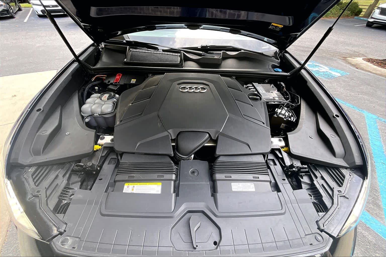 Used 2021 Audi Q8 Prestige AWD/4WD image 32