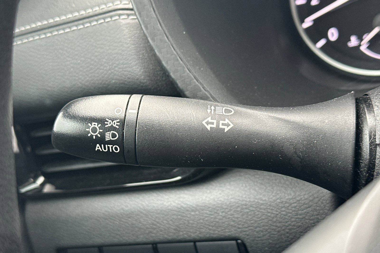 Used 2024 Nissan Sentra SV image 36