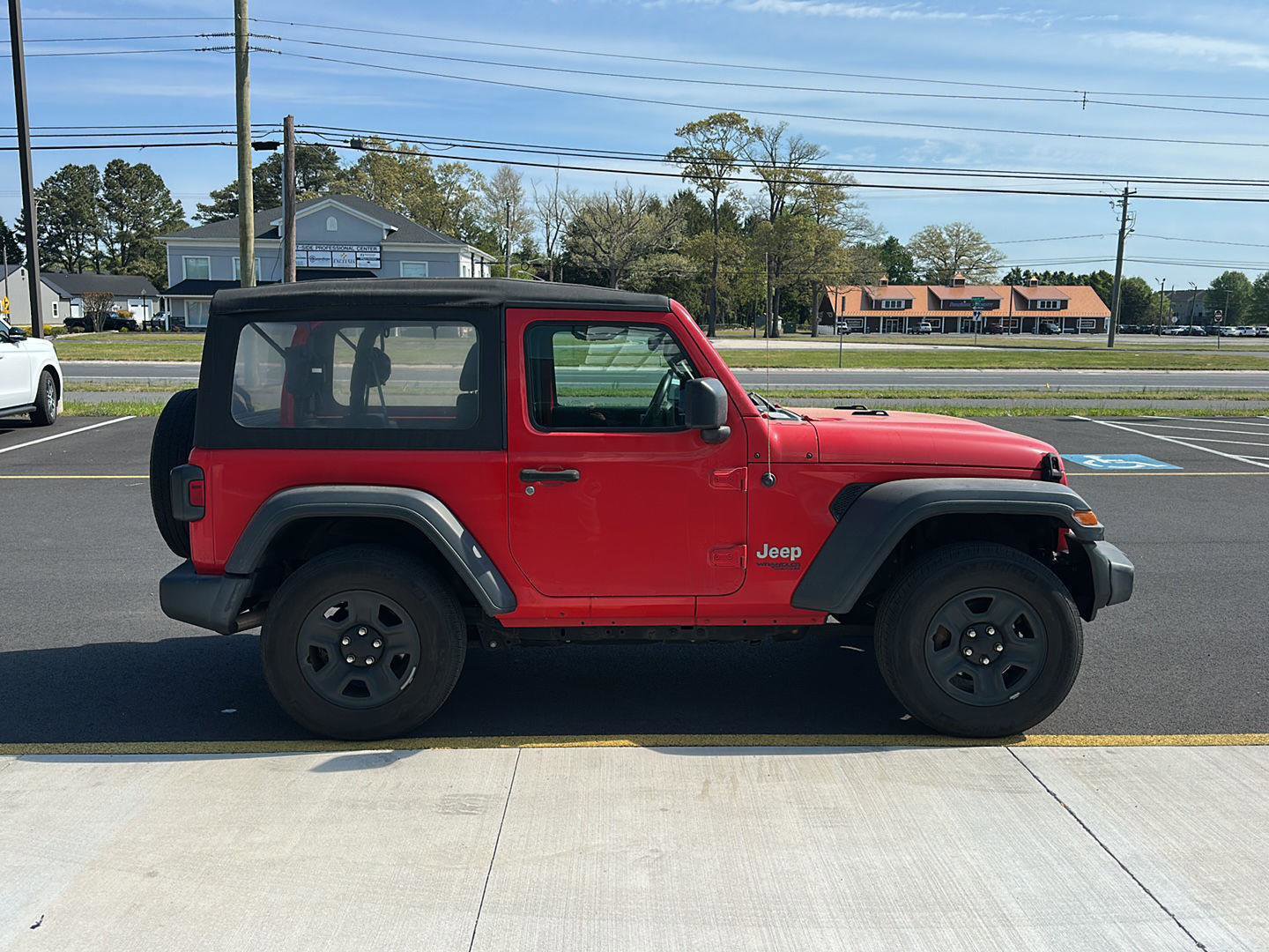 Used 2020 Jeep Wrangler Sport AWD/4WD image 4