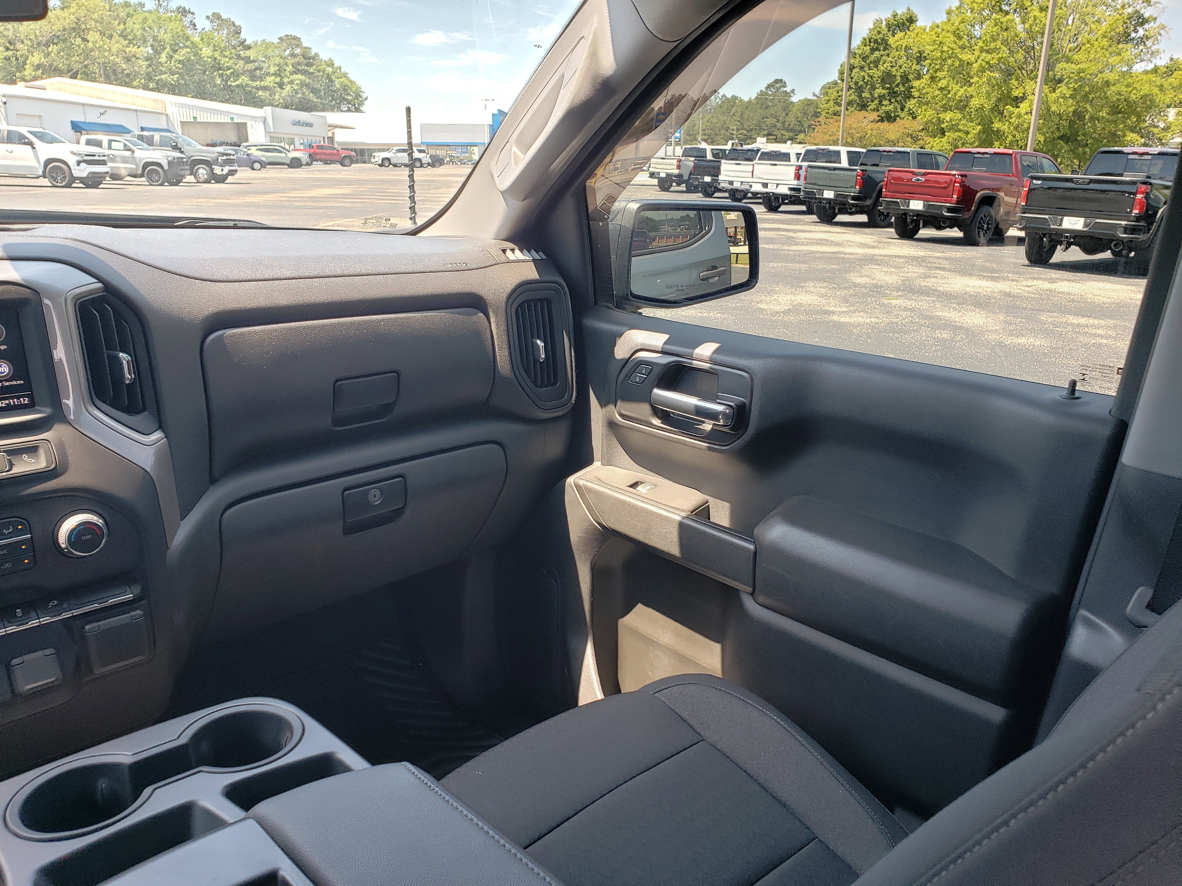 Used 2022 Chevrolet Silverado 1500 Custom w/ Safety Confidence Package AWD/4WD image 30