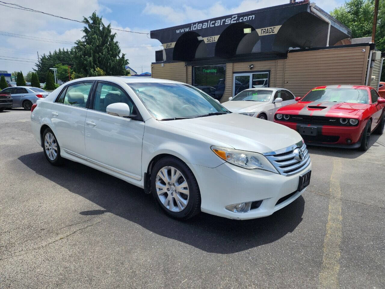 Used 2012 Toyota Avalon image 1