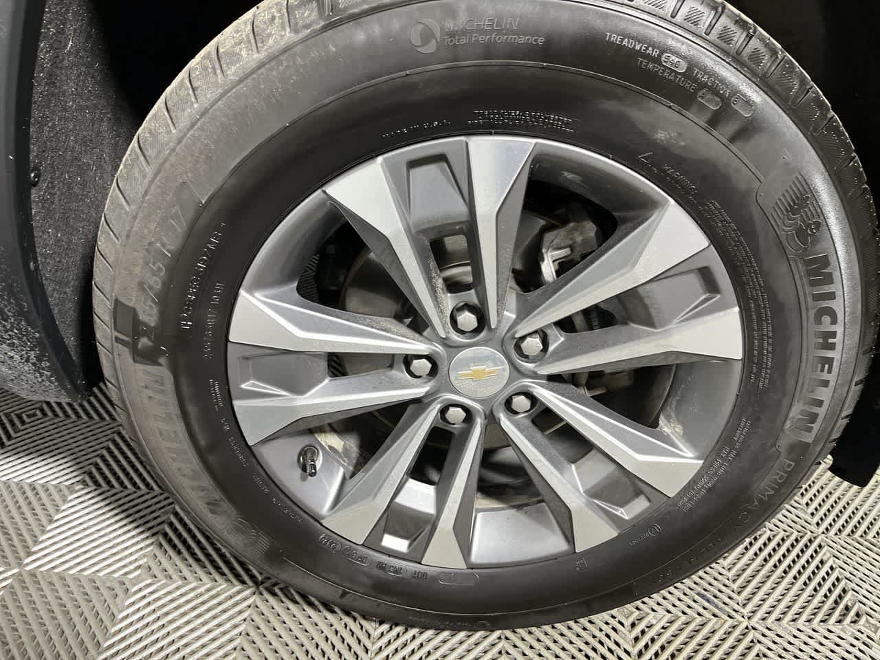 Used 2026 Chevrolet Equinox LT AWD/4WD image 10