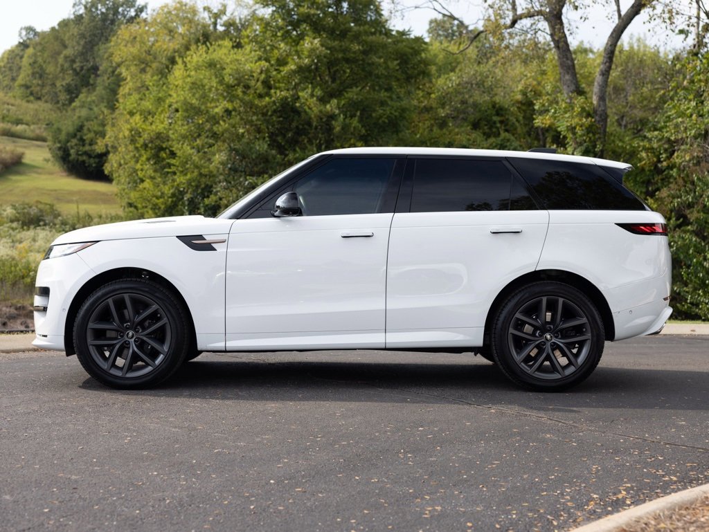 Used 2023 Land Rover Range Rover Sport SE Dynamic image 5