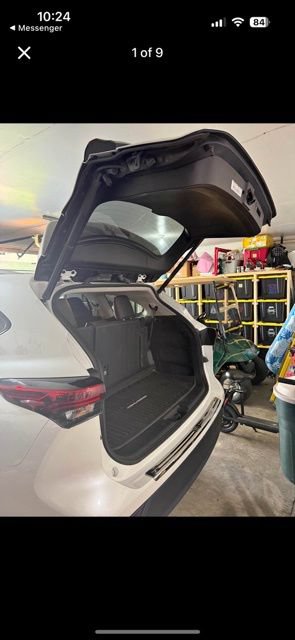 Used 2023 Toyota Highlander XLE AWD/4WD image 7