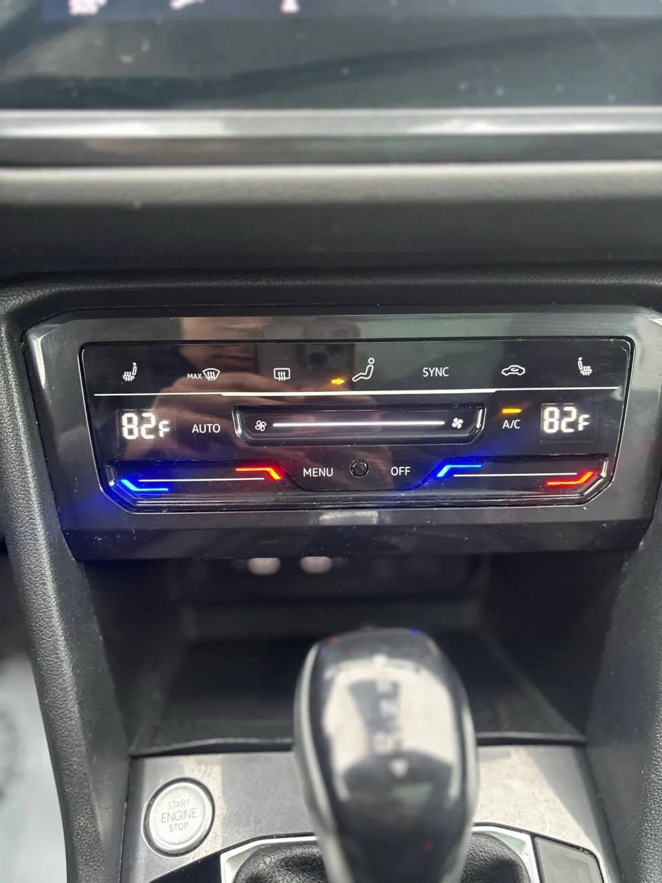 Used 2022 Volkswagen Tiguan SE w/ Panoramic Sunroof Package AWD/4WD image 18