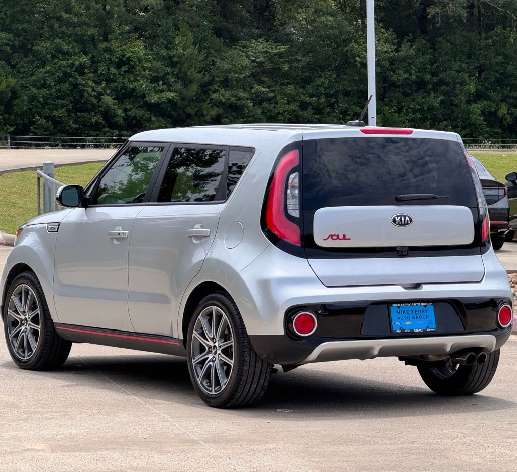 Used 2017 Kia Soul ! w/ Tech Package FWD image 14
