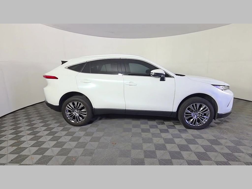 Used 2024 Toyota Venza XLE AWD/4WD image 36