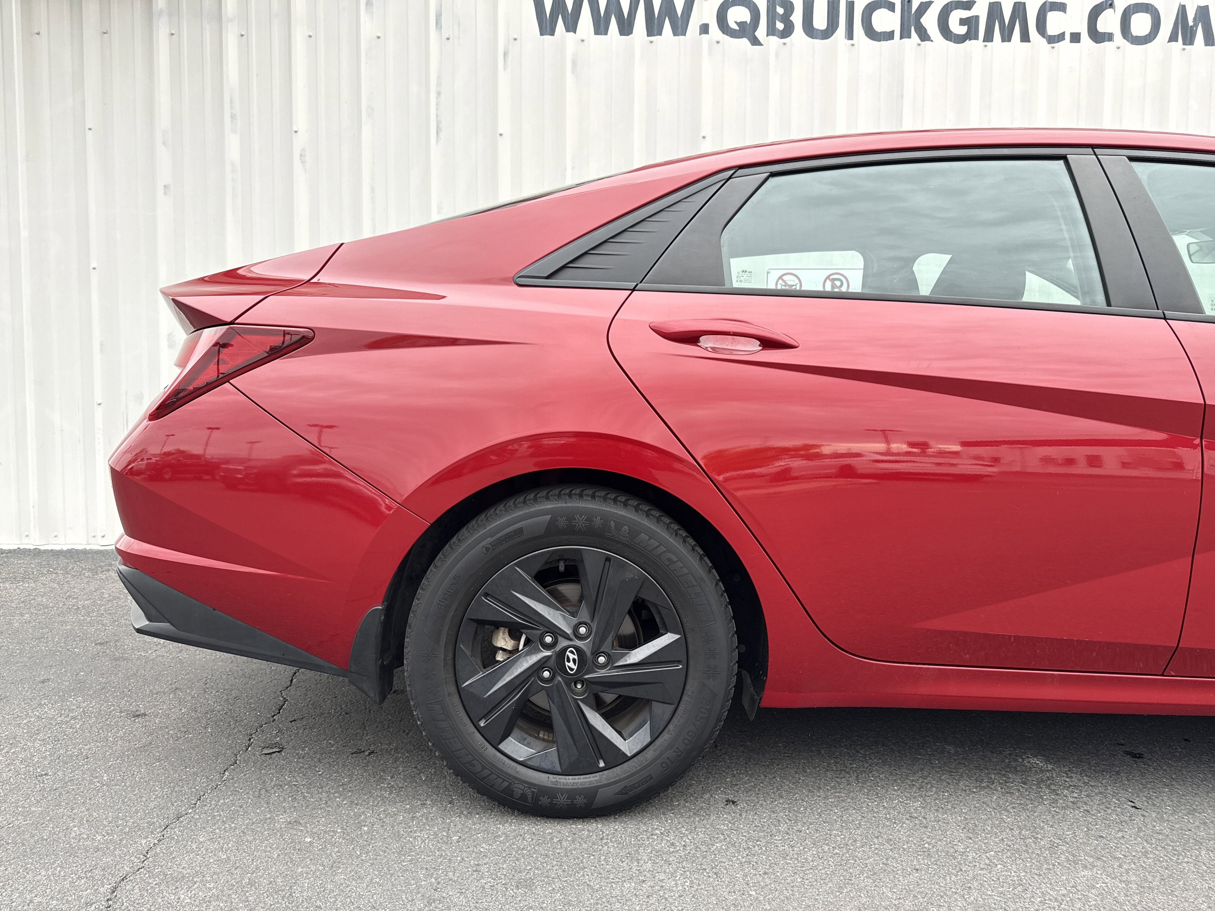 Used 2023 Hyundai Elantra SEL w/ Preferred Accessory Package image 25