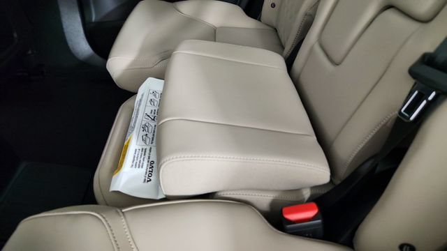 New 2026 Volvo XC90 T8 Plus w/ Protection Package AWD/4WD image 31
