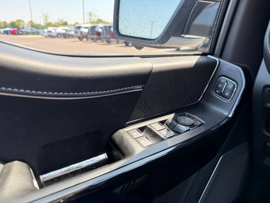Used 2023 Ford F150 Lightning Platinum AWD/4WD image 12