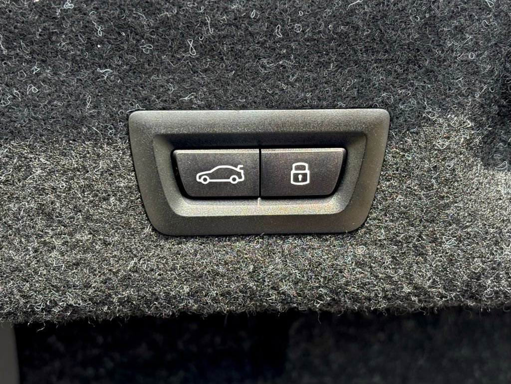 Used 2025 BMW M4 Competition w/ Executive Package image 27