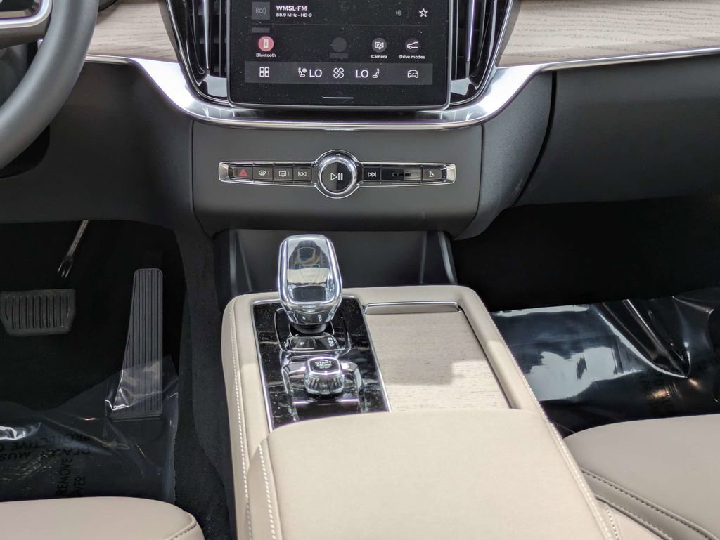 Used 2026 Volvo XC90 B6 Plus w/ Protection Package Premier AWD/4WD image 22