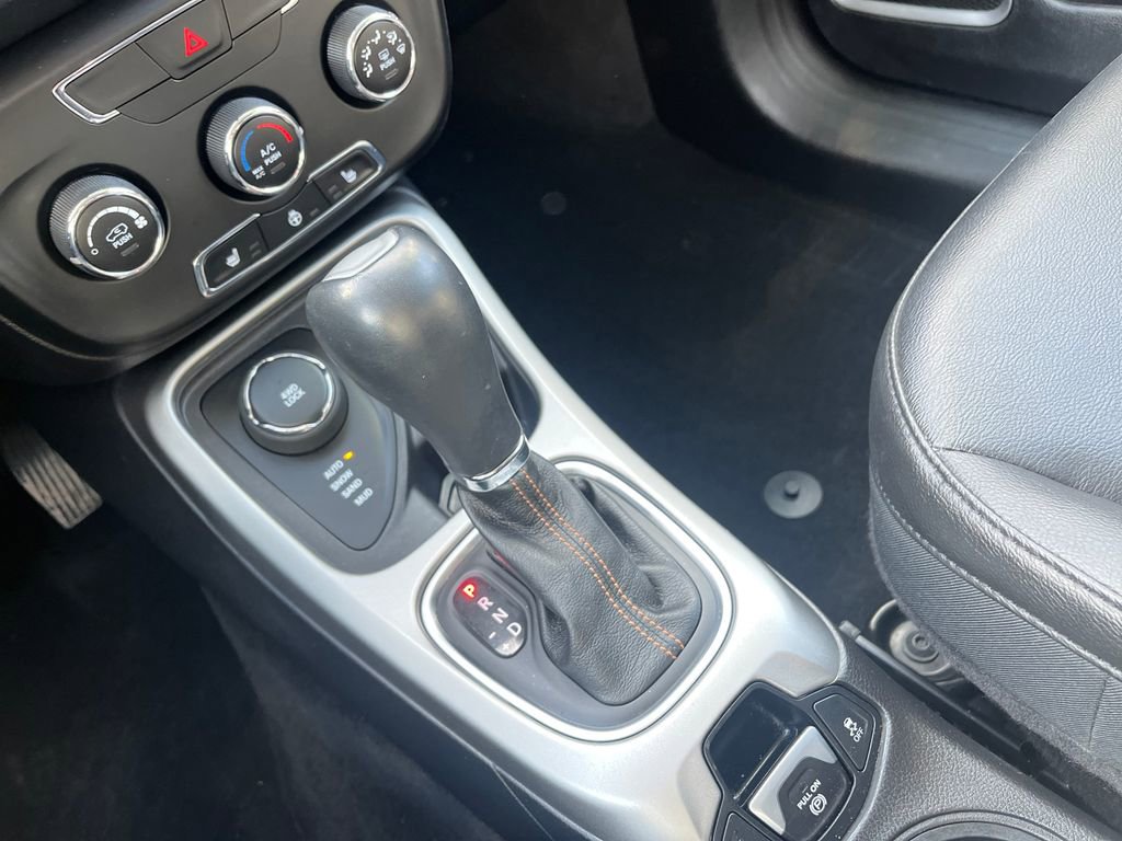 Used 2018 Jeep Compass Latitude w/ Cold Weather Group image 24