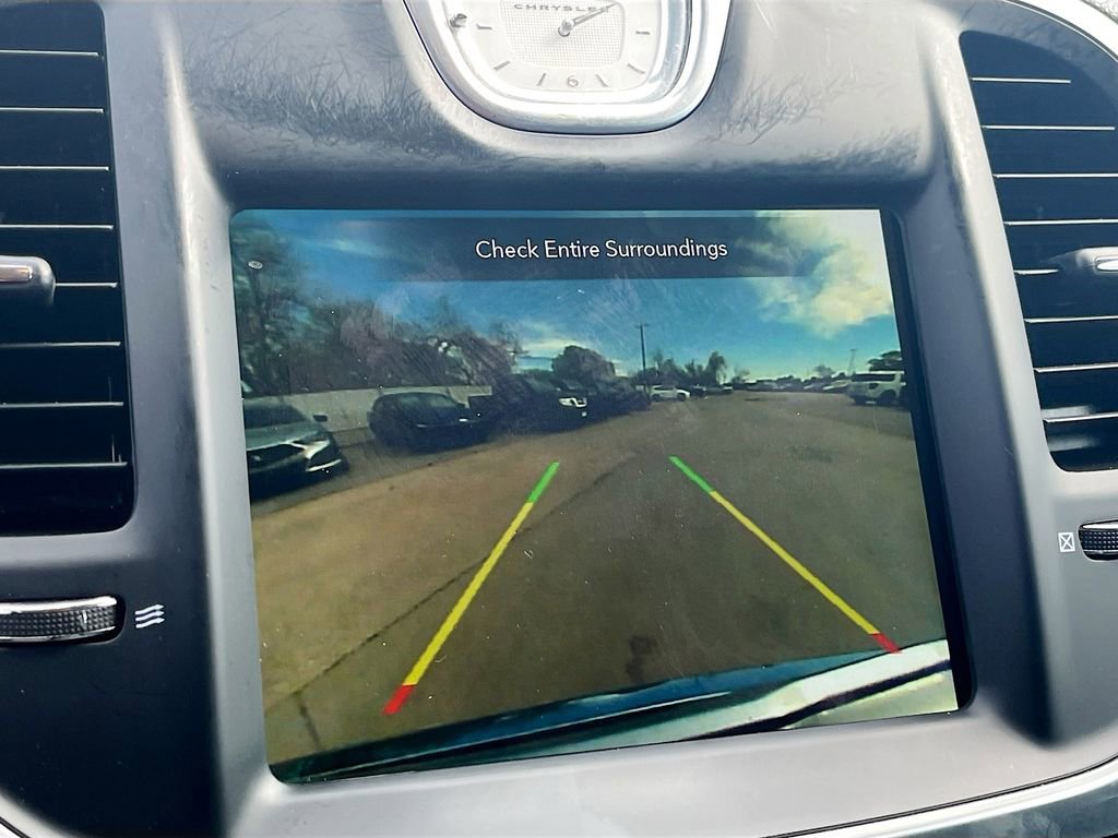 Used 2021 Chrysler 300 Touring w/ Driver Convenience Group image 13