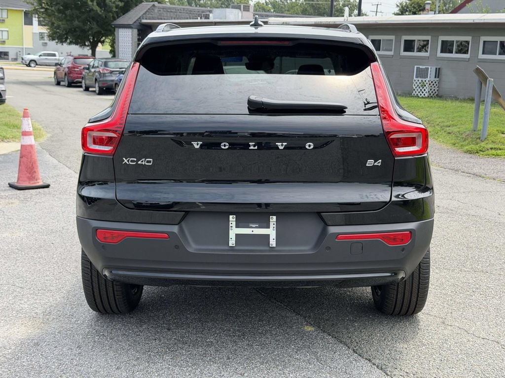 New 2026 Volvo XC40 B4 Core w/ Protection Package FWD image 20